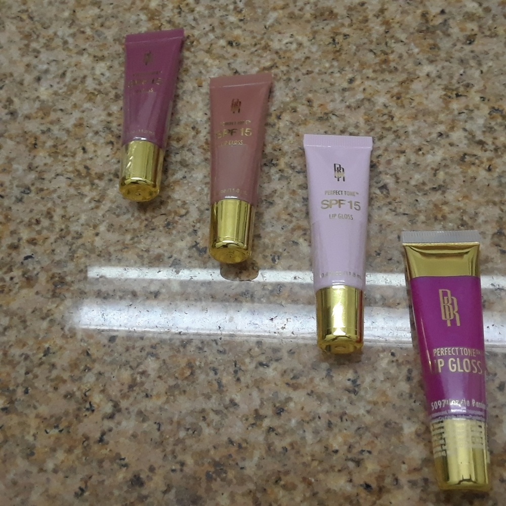 (ALL 4 INCLUDED)Lip Gloss BLACK RADIANCE.